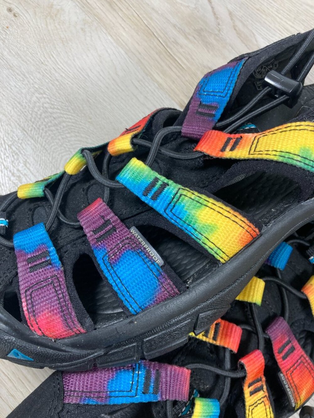 KEEN Newport Tie-Dye Sport Sandals – Rainbow Water Hiking Shoes – Women's 8.5 - Picture 5 of 9